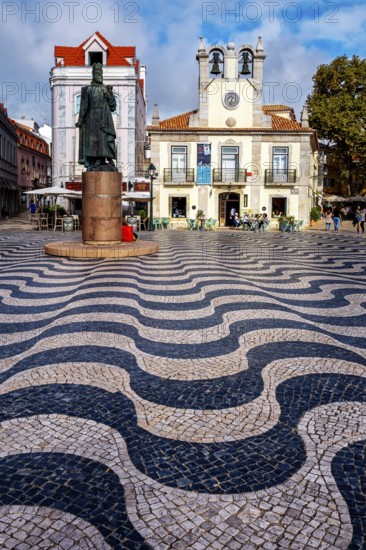 October 5th Square, Praca 5 de Outubro named after the 1910 revolution that led to the abolition of the monarchy in Portugal, Cascais, Portugal