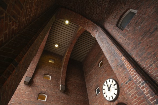 Main entrance to Stuttgart railway station faÃ§ade in 2015