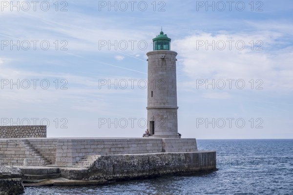 Lighthouse at the entrance of Cassis, lighthouse in the port of Cassis, Provence, Provence-Alpes-Cote d'Azur, southern France, France