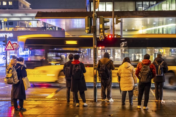 The main train station in Essen, bus station, am Europaplatz, pedestrian crossing, traffic light, North Rhine-Westphalia, Germany