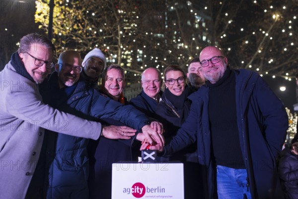 Kai Wegner, Governing Mayor of Berlin, together with the organizers, will turn on the Christmas lights on KurfÃ¼rstendamm on 25.11.2025. The magnificent boulevard is illuminated with 150, 000 lights between Breitscheidplatz and Halensee
