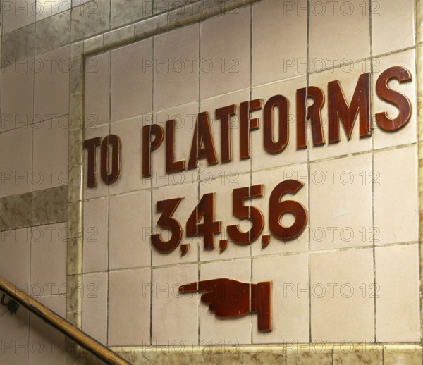 GWR 1930s Art deco style platform sign, Exeter St Davids railway train station, Exeter, Devon, England, UK