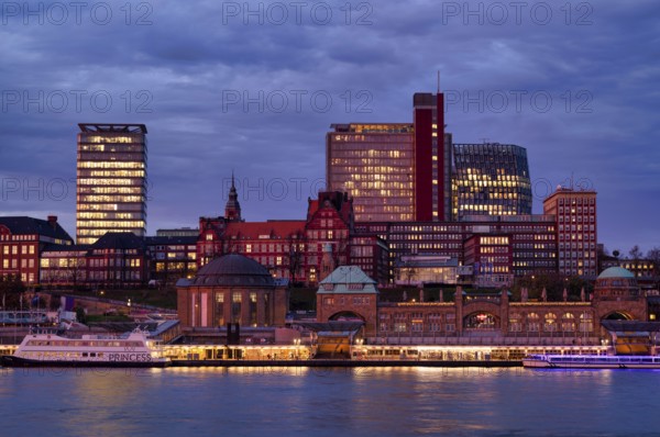 Excursion boats, piers, Free and Hanseatic City of Hamburg, evening light, twilight, Germany