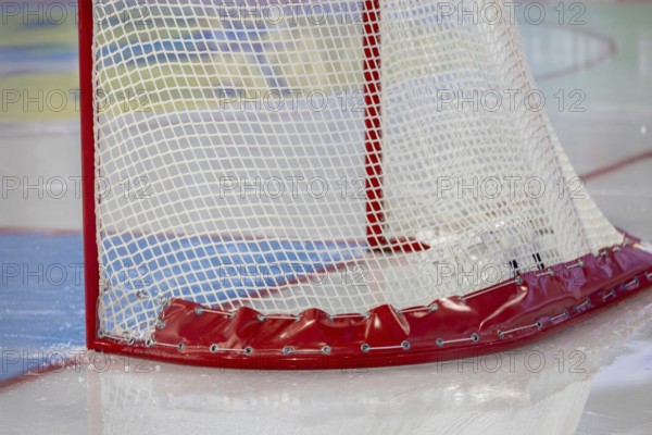 Ice hockey icon: close-up of an ice hockey goal