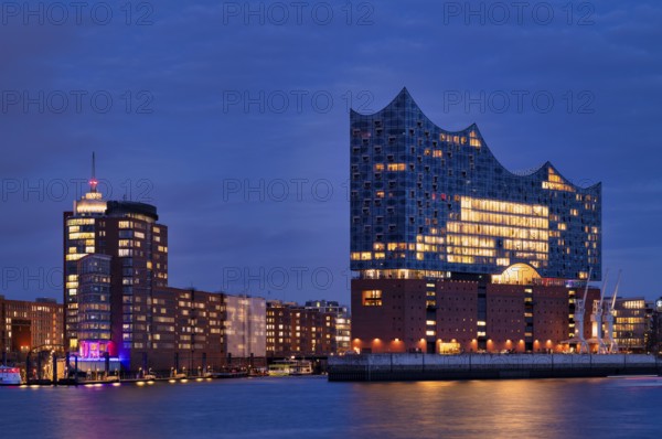 View over the Norderelbe to Elbe Philharmonic Hall, Elphie, Columbus House, Hafencity, Kehrwiederspitze, Free and Hanseatic City of Hamburg, blue hour, evening light, twilight, Germany