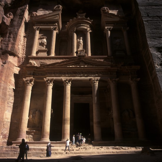 Khazne Faraun, Pharaoh's Treasure House, Nabatean Rock City Petra, Jordan