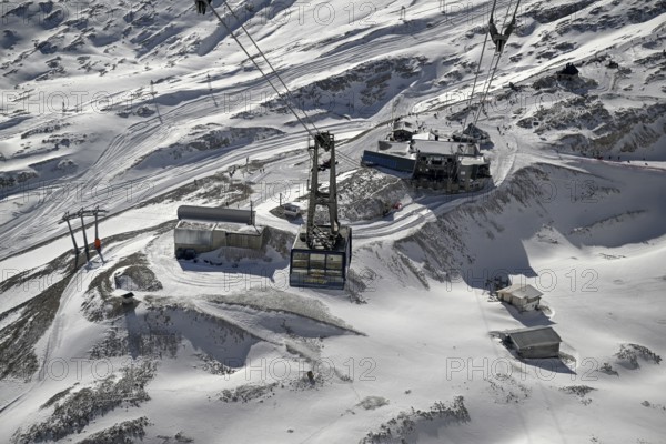 Gletscherbahn gondola to the mountain station of the Zugspitze cable car (2962 m), German side, Grainau municipality, Garmisch-Partenkirchen district, Bavaria, Germany