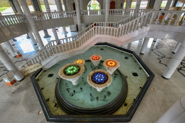 Jame' Asr Hassanil Bolkiah Mosque, Fountain in the entrance hall, Bandar Seri Begawan, Brunei