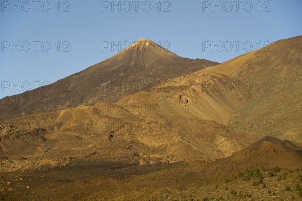 Europe, Spain, Canary Islands, Tenerife, Teide National Park, panorama from Mirador de Chio to Pico de Teide, 3718m