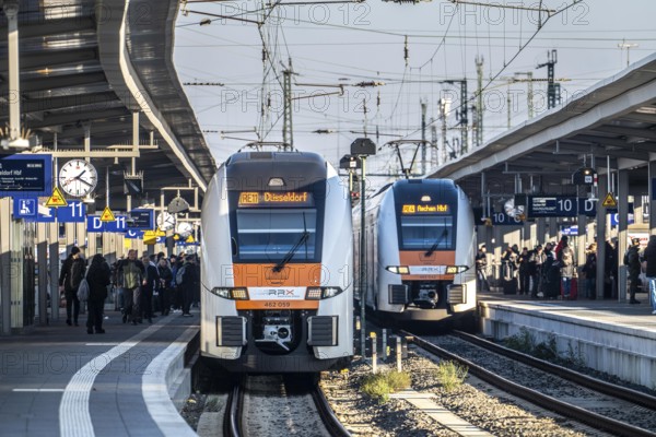 Dortmund Central Station, regional express trains, RRX, Rhein-Ruhr Express on the platform, RE4, RE11, North Rhine-Westphalia, Germany