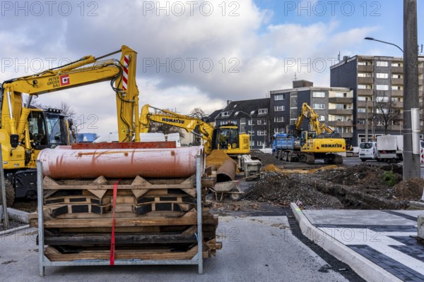 Large construction site in the city center of Essen, the large intersection of HollesstraÃŸe and Steeler StraÃŸe is being completely rebuilt, renovated, supply lines, sewage, gas, water and the construction of new tracks for the new Stadtbahn-Essen, a new tram line in the city center, new construction of stops, North Rhine-Westphalia, Germany