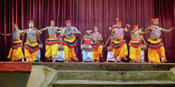 Kandi Lake Club Cultural Dance Show, Kandy, Sri Lanka