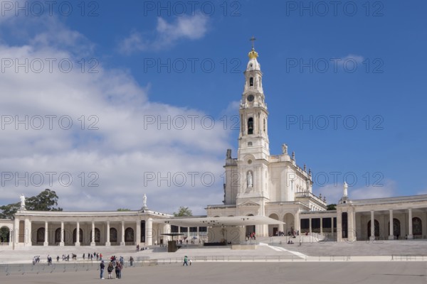 Basilica of Our Lady of the Rosary (BasÃ­lica de Nossa Senhora do RosÃ¡rio) in FÃ¡tima, Portugal