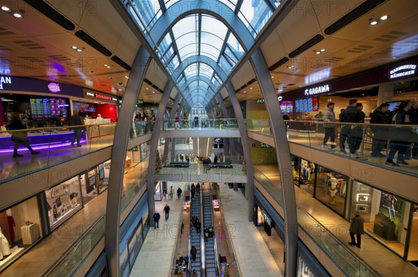 Interior view, shops, passers-by, Food Sky, shopping mall, Europa-Passage, Free and Hanseatic City of Hamburg, Germany