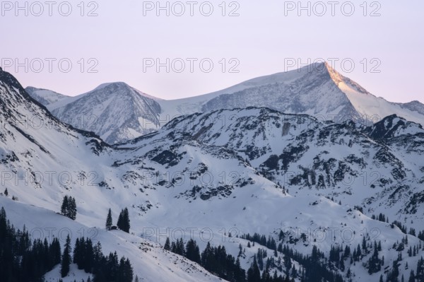 Summit of Grossvenediger at sunset in winter, Hochbrixen, Brixen im Thale, Tyrol, Austria