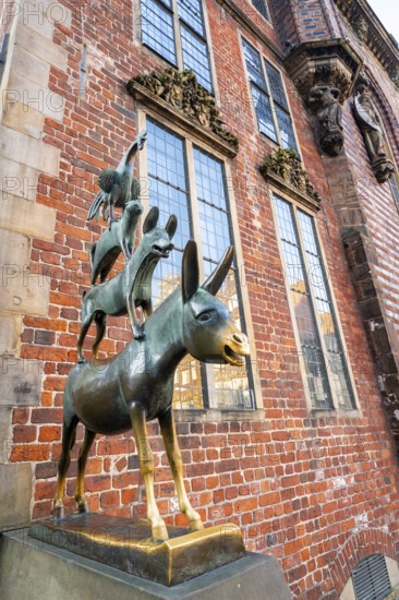 Town Musicians of Bremen, bronze sculpture, artist Gerhard Marcks, Bremen, Germany