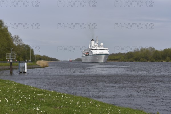 MS Deutschland sails in the Kiel Canal, NOK, Kiel Canal, Kiel Canal, Schleswig-Holstein, Germany