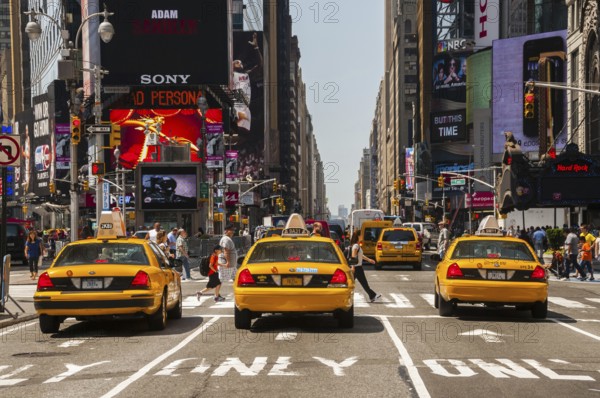 Yellow Cabs, taxis at Times Square, Midtown, Manhattan, New York City, USA, North America