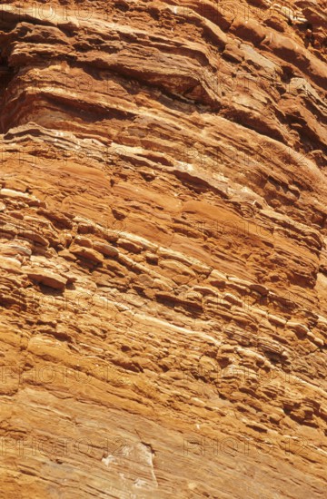 Close-up of red and orange rock layers of a rock formation, rock, slope rocks, red cliffs with visible rock layers, sandstone, colored sandstone from the Triassic period, in between layers of light, grumpy so-called cat sand, geology, sediment, western cliff, steep cliff coast of the high-seas island of Heligoland, Heligoland Oberland, North Sea, Pinneberg district, Schleswig-Holstein, Germany