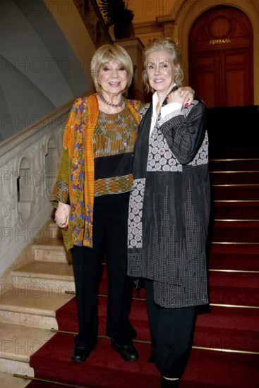 Judy Winter and Marika Ullrich at the eighth GÃ–TZ GEORGE PRIZE ceremony at the Kaiserin-Friedrich-Haus in Berlin on 15.11.2025