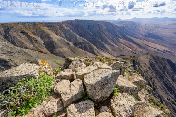 Castillejo viewpoint, view from the Risco de Famara Cliff, Lanzarote, Canary Islands, Spain