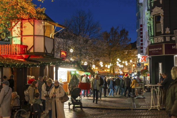 Christmas market in Essen-Steele, starts at the beginning of November, is considered the longest Christmas market in North Rhine-Westphalia, Essen North Rhine-Westphalia, Germany