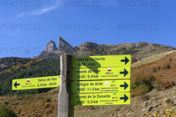 Hiking trails footpath sign Guarrinza - La Mina, Parque Natural Valles Occidentales, Hecho, Pyrenees Mountains, Aragon, Spain