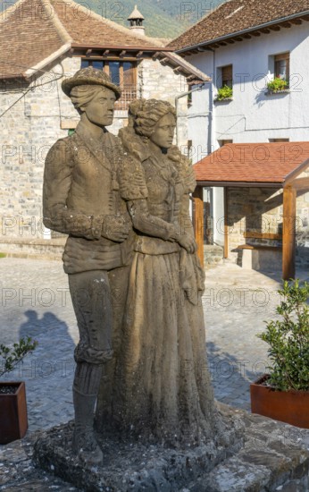 Traditional Cheso Costume statue sculpture, Echo or Hecho, Valle de Hecho, Huesca province, Aragon, Spain by José Gandul Igualador