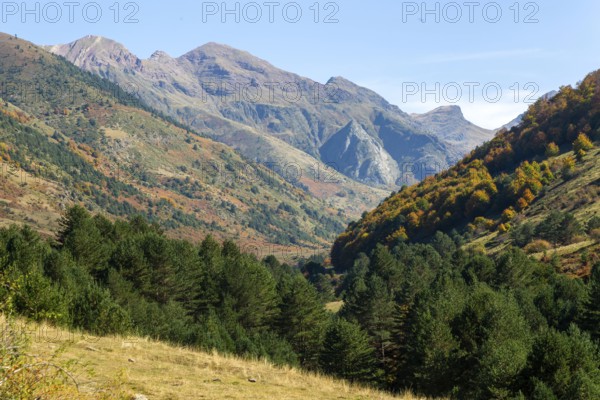 Mountain landscape Guarrinza - La Mina, Aragon Subordan river valley, Parque Natural Valles Occidentales, Hecho, Pyrenees Mountains, Aragon, Spain