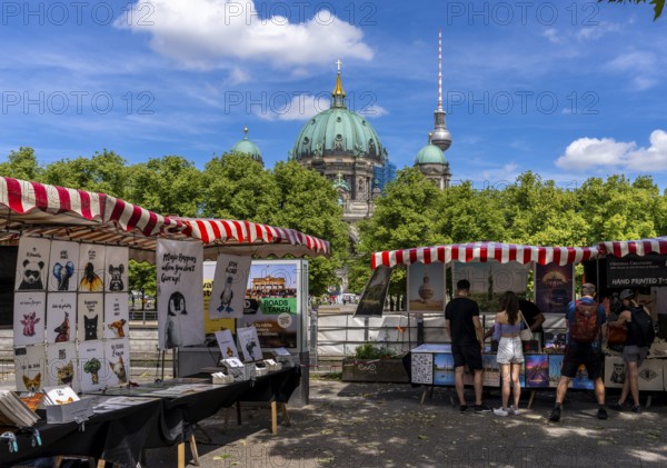 Stalls at the Berlin Art Market at the Deutsches Museum, Berlin, Germany