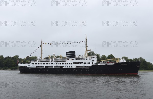 MS NORDSTJERNEN, cruise ship, NORDSTJERNEN in the Kiel Canal, NOK, Kiel Canal, Kiel Canal, Schleswig-Holstein, Germany