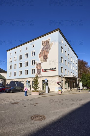 HypoVereinsbank, UniCredit Bank GmbH, residential and commercial building, car park, trees, blue sky, cloudless, Bahnhofstrasse, Bad Reichenhall, Berchtesgadener Land district, Bavaria, Germany