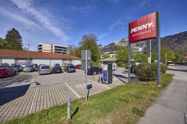 PENNY Markt GmbH, discounter, advertising sign, car park, charging station for electric cars, trees, meadow, mountain landscape, mountains, blue sky, cirrostratus clouds, Reichenbachstraße, Bad Reichenhall, Berchtesgadener Land district, Bavaria, Germany