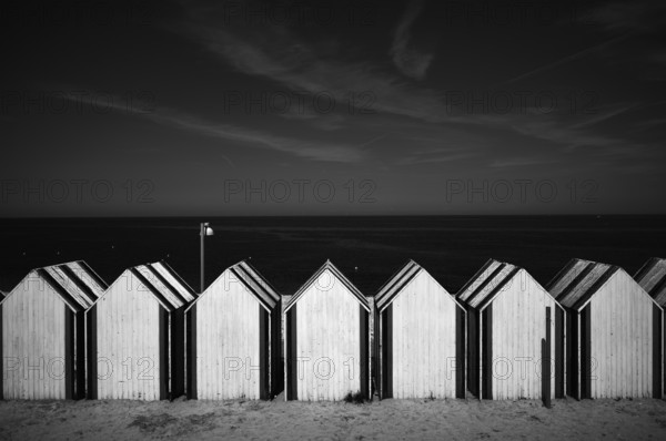 Bathing huts, beach huts, beach cabins, bathing cabins, cabins, sea, sky, black and white, Yport, Normandy, Seine-Maritime, France