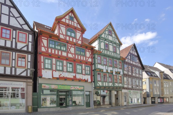 Red, green and brown half-timbered houses, colourful, idyll, Auer Gasse, Schmalkalden, Franconia, Thuringia, Germany