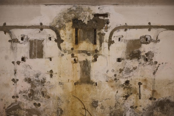 Lost Place, Ruin of a barracks, Dilapidated wall with old pipes and visible traces of weathering, Italian anti-aircraft position, Ground defence position, PL306 with 6 cannons, WW2, Vigla Mountain, Vigla, above Lakki, Lakki, Leros, Dodecanese, Girech Islands, Greece