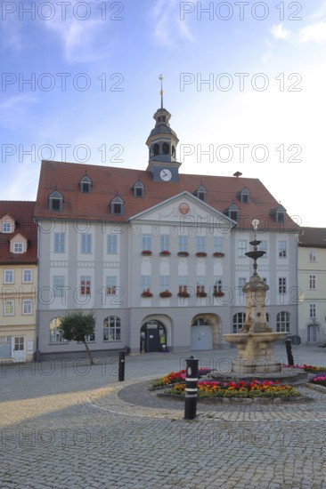 Baroque town hall built in 1711 and market fountain, market square, Themar, cobblestone, Thuringia, Germany