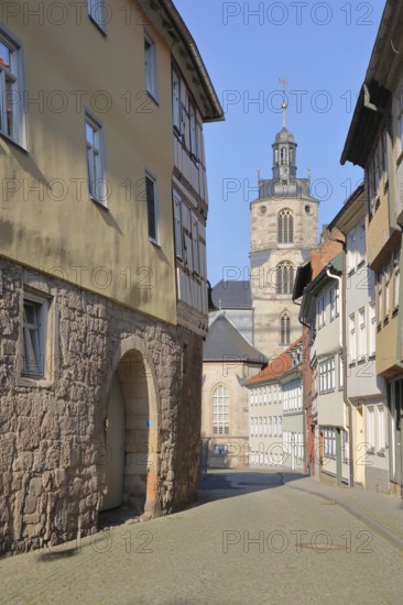 Houses with Gothic St. Johannis Church, Kirchstraße, Schleusingen, Thuringia, Germany