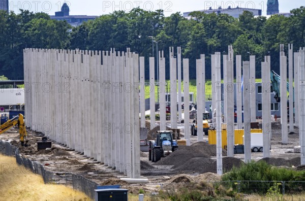 Construction of a new logistics hall on the Mercatroinsel, Hall 2, next to an existing hall, approx. 25, 000 square metres in size, in Duisburg-Ruhrort, shell construction, North Rhine-Westphalia, Germany