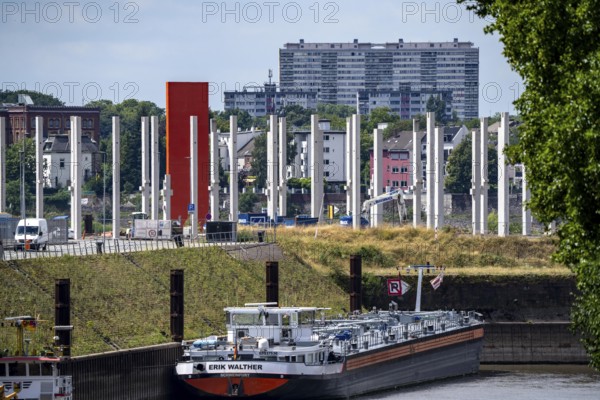 Construction of a new logistics hall on the Mercatroinsel, Hall 2, next to an existing hall, approx. 25, 000 square metres in size, in Duisburg-Ruhrort, shell construction, Rheinorange sculpture, high-rise building in Duisburg-Hochheide, North Rhine-Westphalia, Germany