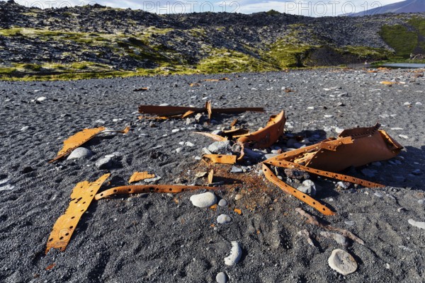 Remains of the trawler Epine GY7, shipwreck on the black pebble beach Djúpalónssandur, Djupalonssandur, volcanic landscape, coastline, Hellnar, Snæfellsnes peninsula, Snaefellsnes, West Iceland, Iceland