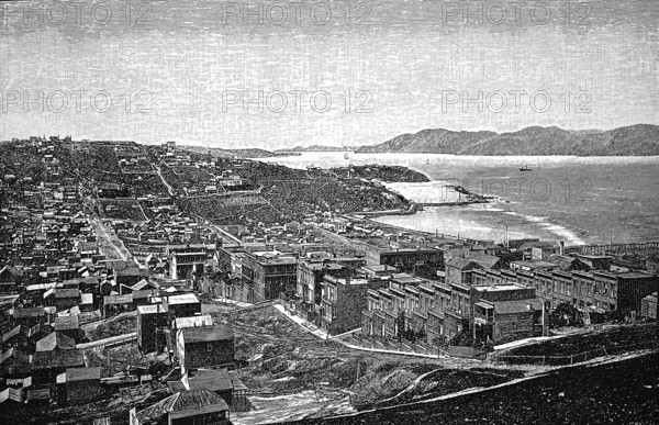 San Franciso, rows of houses, blocks of flats, green areas, hills, parallel streets, ships, Pacific Ocean, mountain landscape, California, America, historical illustration 1896