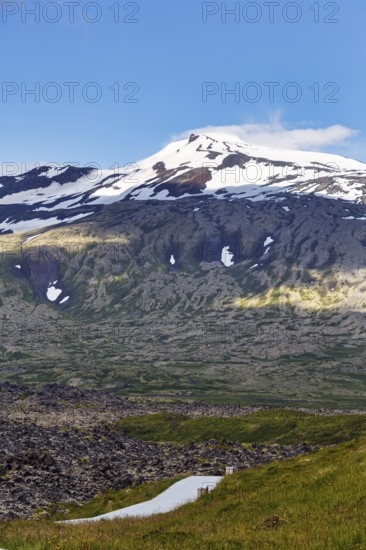 Snow-covered volcano Snæfellsjökull, Snäfellsjökull, Snaefellsjökull glacier, spring clouds, Snæfellsnes peninsula, Iceland