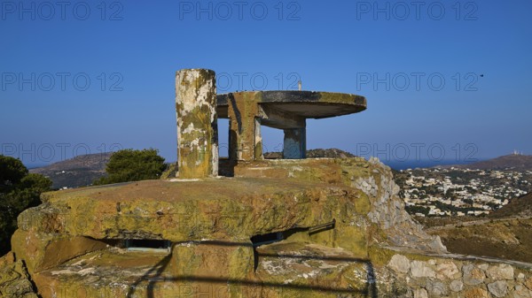 An abandoned concrete observation point high above the coast with sweeping views, Lost Place, Lago anti-aircraft battery, Bunker, Apitiki Mountain, Leros, Dodecanese, Greek Islands, Greece