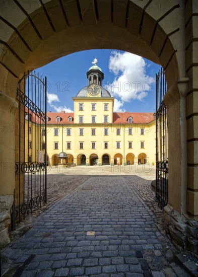 Inner courtyard and gatehouse, Museum Zeitzer Schloss Moritzburg, early baroque style, Zeitz, Saxony-Anhalt, Germany