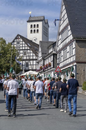 Rifle festival in Bad Fredeburg, in the Sauerland region, marching of the rifle companies in the town, parade, St George's Rifle Brotherhood, 3-day rifle festival, for 193 years, customs in the Hochsauerland district, North Rhine-Westphalia, Germany