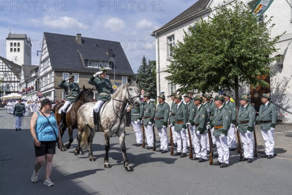 Rifle festival in Bad Fredeburg, in the Sauerland region, parade of the rifle companies in the town, parade, St. Georg rifle brotherhood, 3-day rifle festival, for 193 years, acceptance of the parade on horseback, customs in the Hochsauerland district, North Rhine-Westphalia, Germany