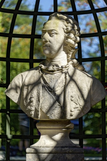 Decorative bust, nobleman in rococo style in the arcade, park of Linderhof Castle, UNESCO World Heritage Site, Ettal, Unterammergau, Garmisch-Partenkirchen, Upper Bavaria, Bavaria, Germany