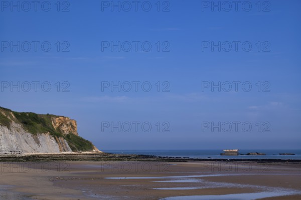 Chaos Coast, Phoenix Caissons, caissons, concrete boxes, were used in the sea as breakwaters and to form an improvised harbour, Mulberry B Harbour, Mulberry Harbour, Port Winston, Gold Beach, beach, D-Day, Operation Overlord, Arromanches-les-Bains, Normandy, Calvados, France