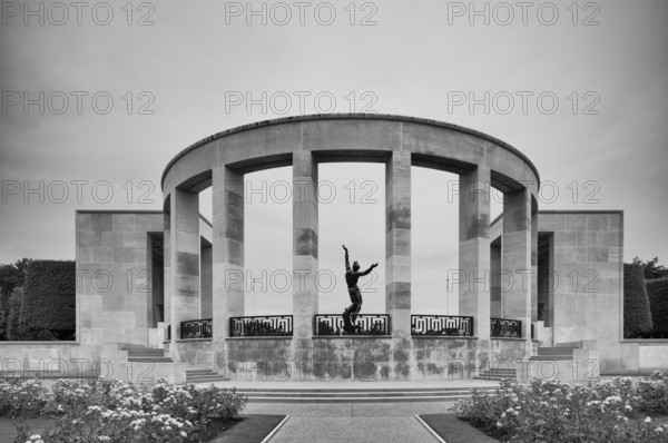 Bronze statue The Spirit of American Youth Rising from the Waves by Donald De Lue, military cemetery, Normandy American Cemetery and Memorial, Omaha Beach, D-Day, Operation Overlord, Saint-Laurent-sur-Mer near Colleville-sur-Mer, black and white, Normandy, Calvados, France